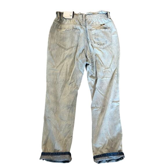 NWT KanCan Women’s Distressed High Rise Elastic Waist Mom Jeans Size 9/28 Light - Picture 6 of 6